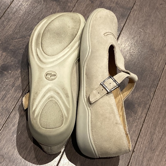 BIRKENSTOCK Footprints beige suede Mary Janes, size 10 - Picture 7 of 8